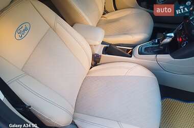 Седан Ford Focus 2015 в 