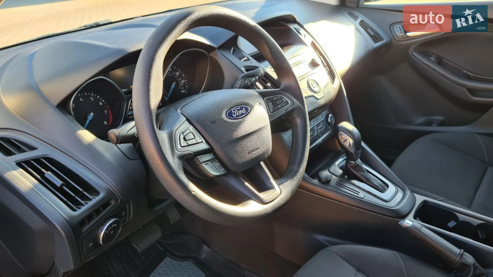 2018 Ford Focus - мініатюра 16