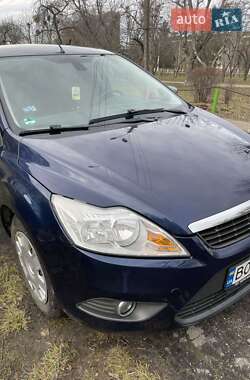 Хэтчбек Ford Focus 2011 в 