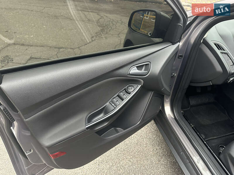 Хэтчбек Ford Focus 2013 в Киеве