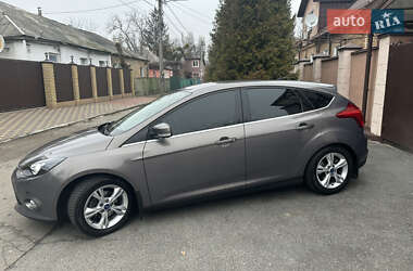 Хэтчбек Ford Focus 2013 в 