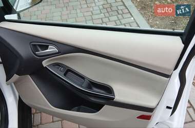 Хэтчбек Ford Focus 2013 в 