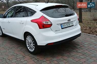 Хэтчбек Ford Focus 2013 в 