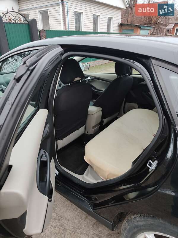 Седан Ford Focus 2014 в Лебедине