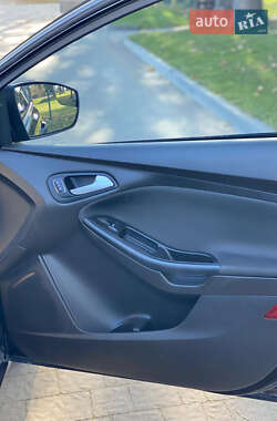 Седан Ford Focus 2016 в 