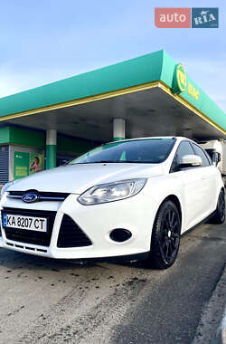 Хэтчбек Ford Focus 2014 в Киеве