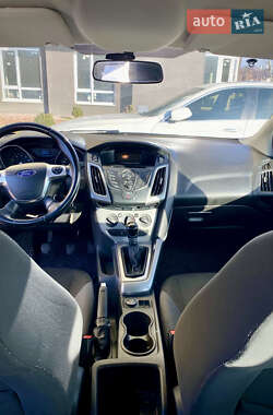 Хетчбек Ford Focus 2014 в 