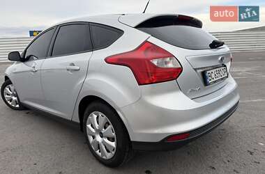 Хетчбек Ford Focus 2013 в Пустомитах