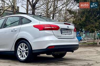 Седан Ford Focus 2016 в 