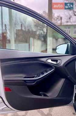 Седан Ford Focus 2016 в 