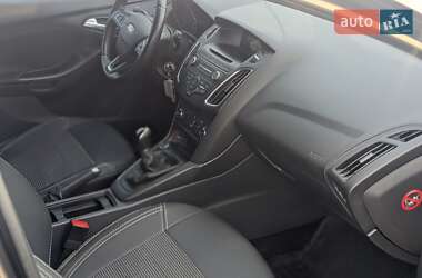 Хэтчбек Ford Focus 2016 в 