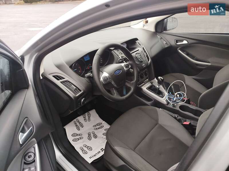 Универсал Ford Focus 2011 в Ровно фото 3 Универсал Ford Focus 2011 в Ровно
