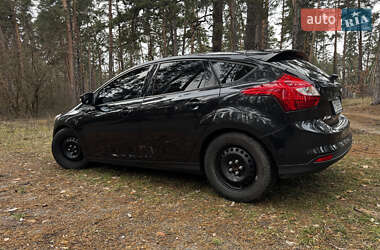 Хэтчбек Ford Focus 2013 в 