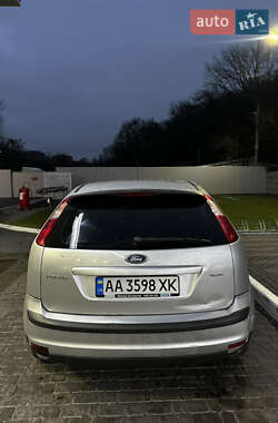 Хэтчбек Ford Focus 2006 в 