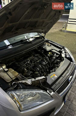 Хэтчбек Ford Focus 2006 в 