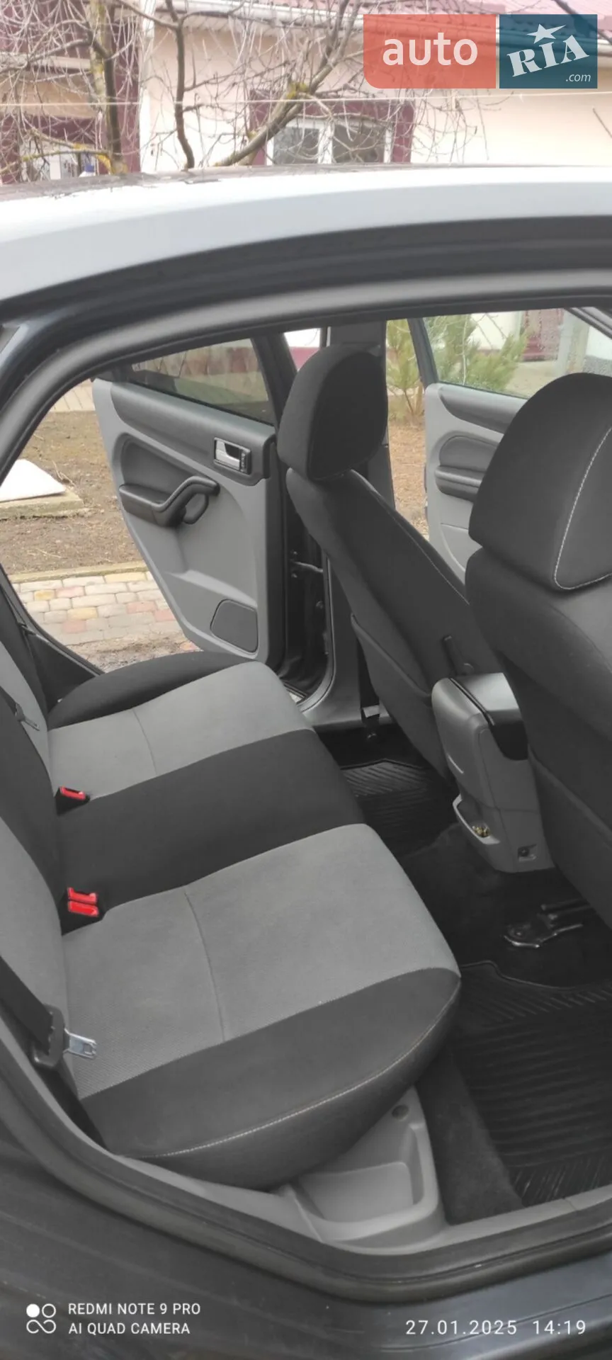 2010 Ford Focus - мініатюра 9