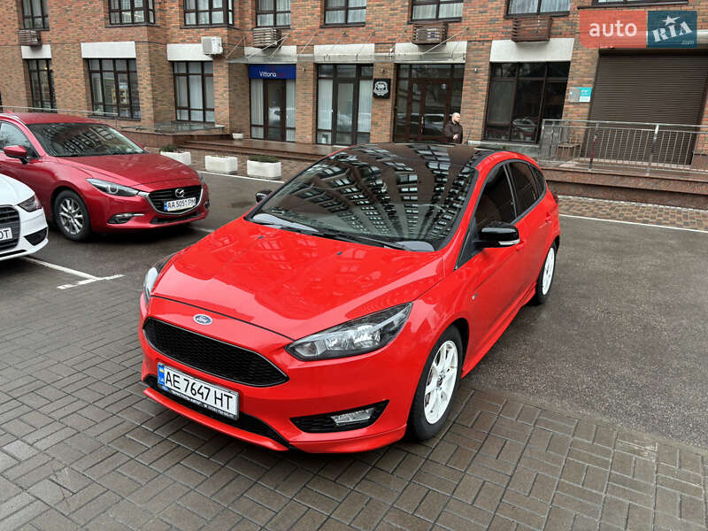 Хэтчбек Ford Focus 2016 в Киеве