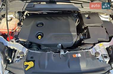 Хэтчбек Ford Focus 2011 в 