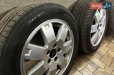 Хэтчбек Ford Focus 2011 в 