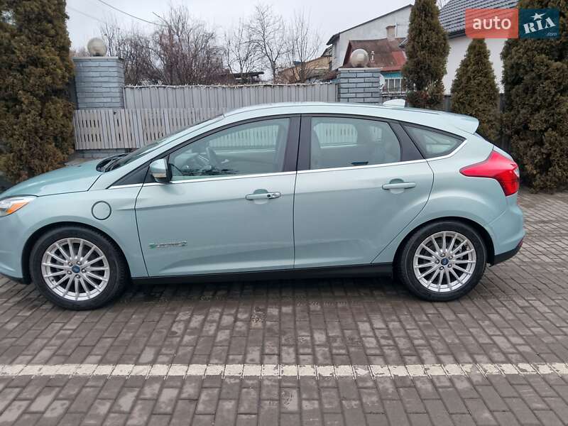 Хэтчбек Ford Focus 2012 в Луцке фото 4 Хэтчбек Ford Focus 2012 в Луцке