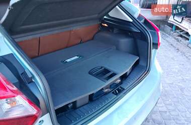 Хэтчбек Ford Focus 2012 в 
