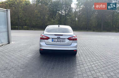 Седан Ford Focus 2012 в 