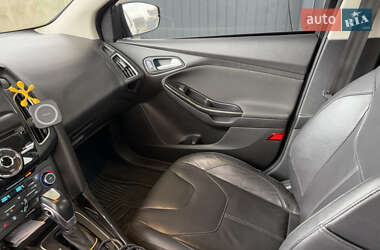 Хэтчбек Ford Focus 2015 в 