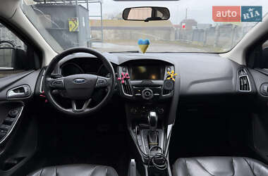 Хэтчбек Ford Focus 2015 в 