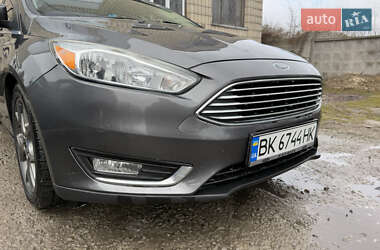 Хэтчбек Ford Focus 2015 в 