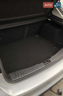 Хэтчбек Ford Focus 2011 в 