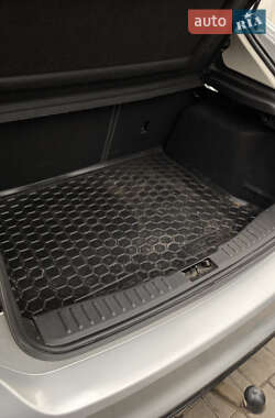 Хэтчбек Ford Focus 2011 в 