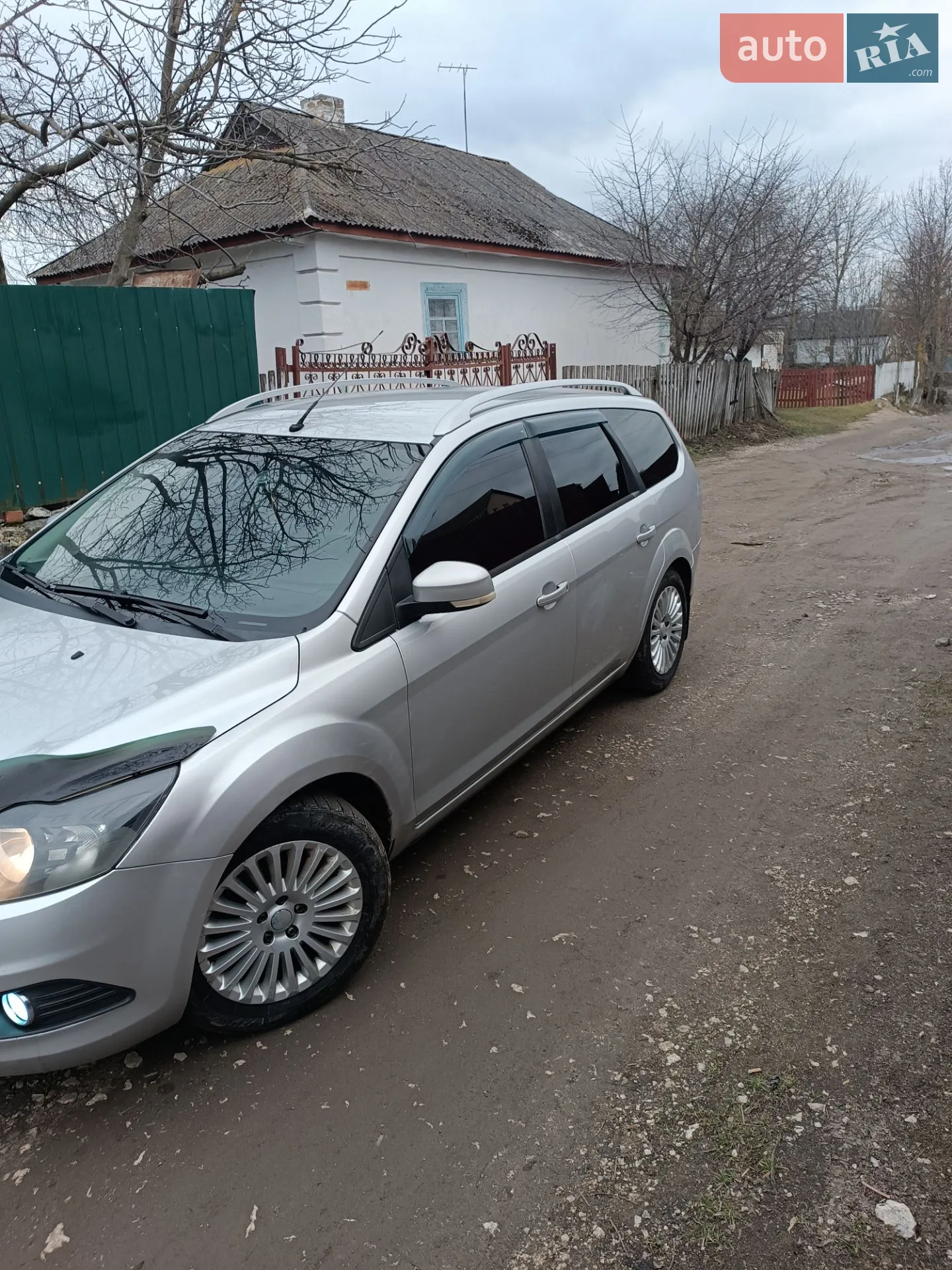 2010 Ford Focus - мініатюра 2