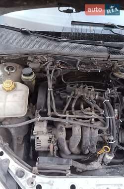Хэтчбек Ford Focus 2004 в 