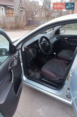 Хэтчбек Ford Focus 2004 в 