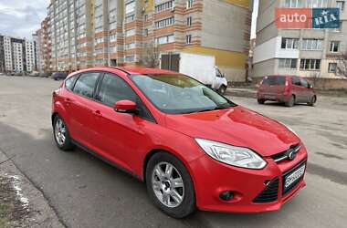 Хэтчбек Ford Focus 2012 в 