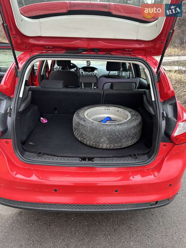 Хэтчбек Ford Focus 2012 в Сумах