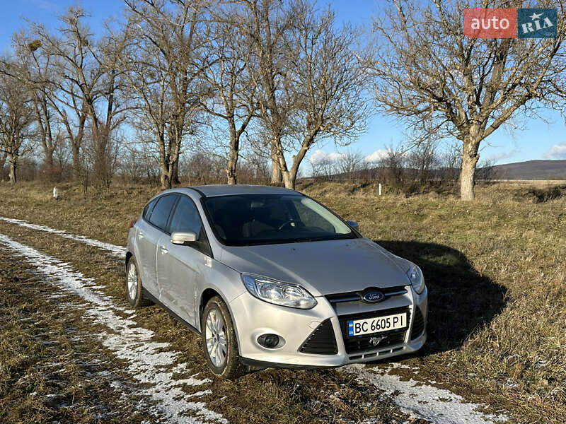 Хэтчбек Ford Focus 2011 в Черновцах