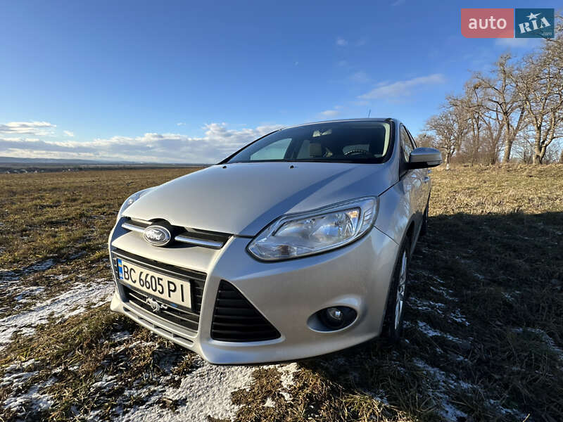 Хэтчбек Ford Focus 2011 в Черновцах