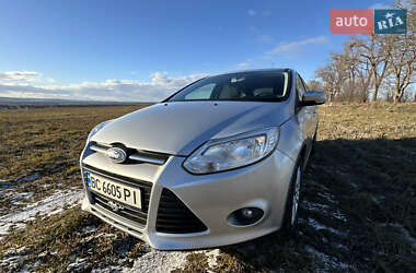 Хэтчбек Ford Focus 2011 в 
