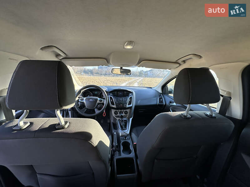 Хэтчбек Ford Focus 2011 в Черновцах