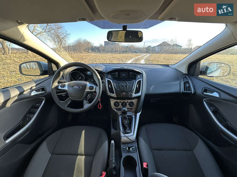 Хэтчбек Ford Focus 2011 в Черновцах