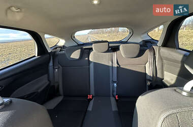 Хэтчбек Ford Focus 2011 в 