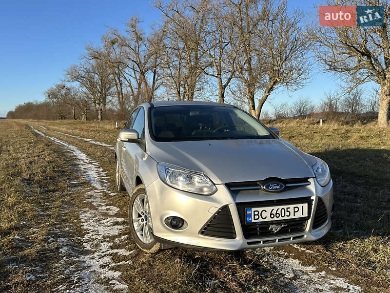 Хэтчбек Ford Focus 2011 в Черновцах