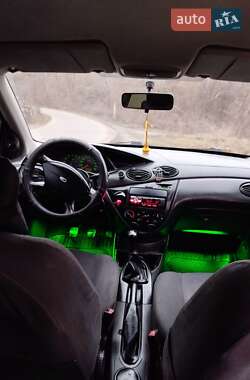 Седан Ford Focus 2002 в 