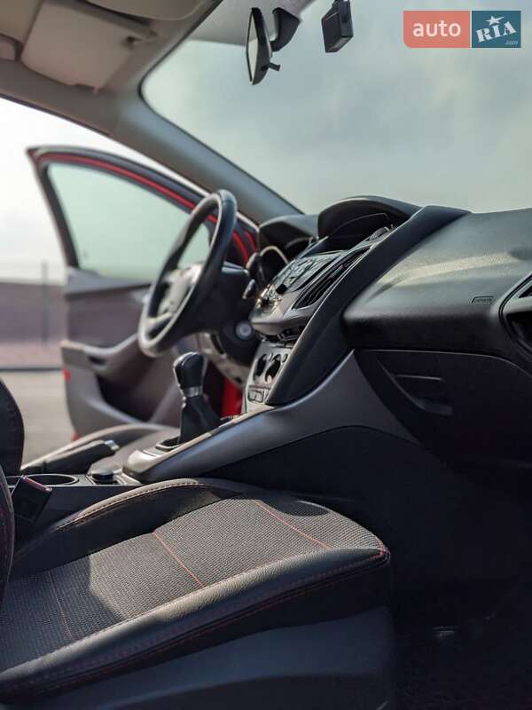 Хэтчбек Ford Focus 2014 в Буче