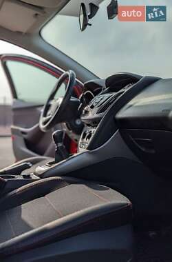 Хэтчбек Ford Focus 2014 в 