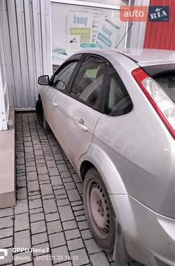 Хэтчбек Ford Focus 2011 в 