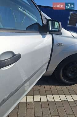 Хэтчбек Ford Focus 2005 в 