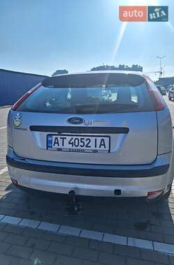 Хэтчбек Ford Focus 2005 в 