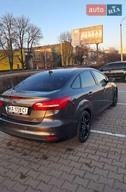 Седан Ford Focus 2016 в 